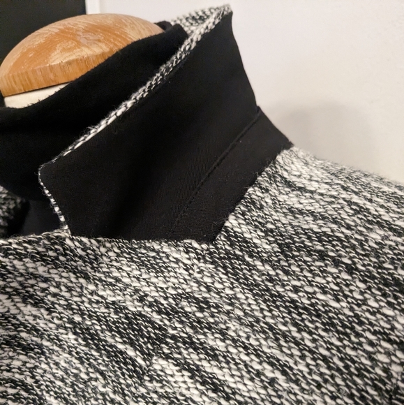 Banana Republic Tweed Blazer size 6. - Picture 4 of 13